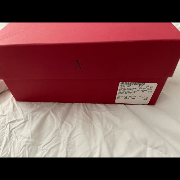 Valentino - Picture 2 of 8